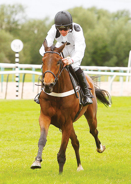  - Mister Dillon winning at Southwell - 17 May 2011