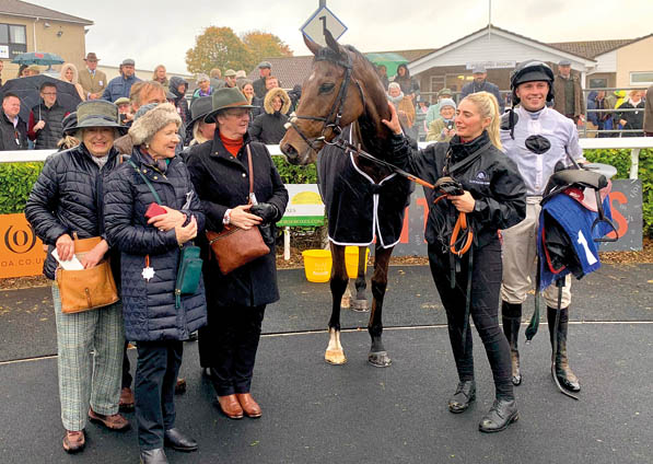  - Mon Frere with Members and jockey Lorcan Williams at Wincanton - 24 October 2021