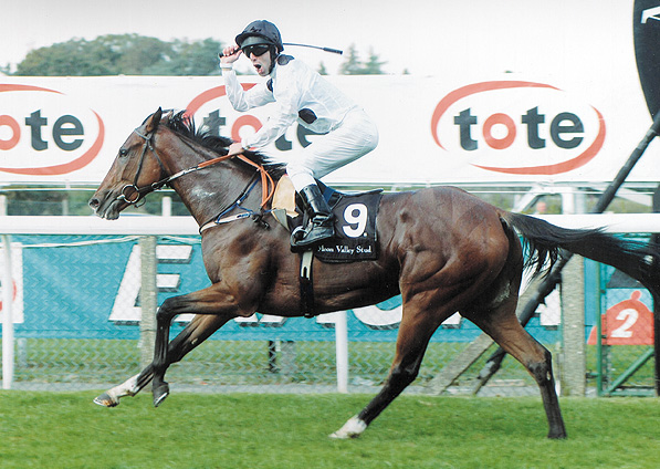  - Soviet Song and Oscar Urbina winning the Group 1 Fillies' Mile at Ascot - 28 September 2002 - 2